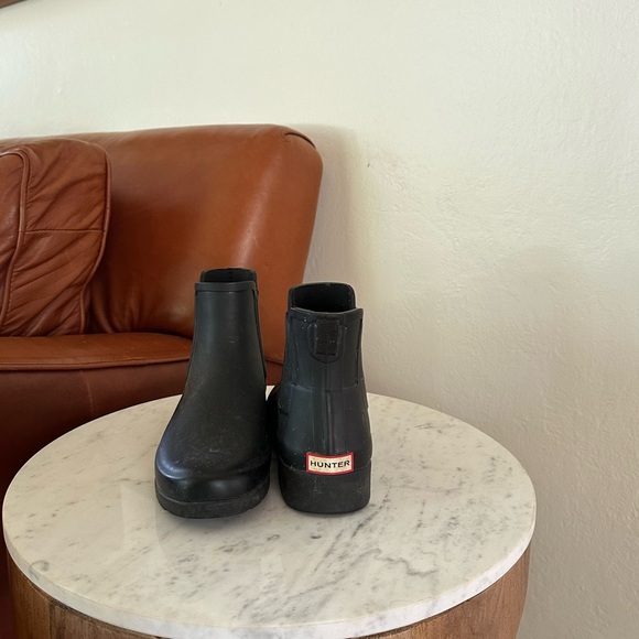 Hunter Chelsea black boots size 6 EUC - Picture 3 of 5